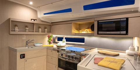 Beneteau Oceanis 40.1 - Moorings 42.3 Club