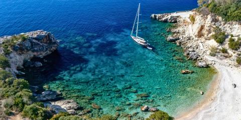 Sail boat - MORNING CALM