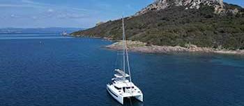 Sailing from the Cogolin base: a privileged gateway to the Gulf of Saint-Tropez