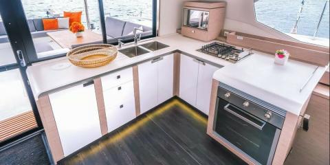 Fountaine Pajot Tanna 47 - Premium +