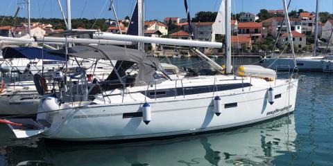 Bavaria Cruiser 37 - Emira