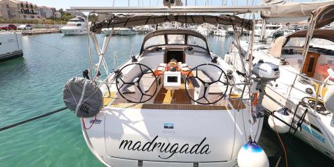 Bavaria Cruiser 41 - Madrugada