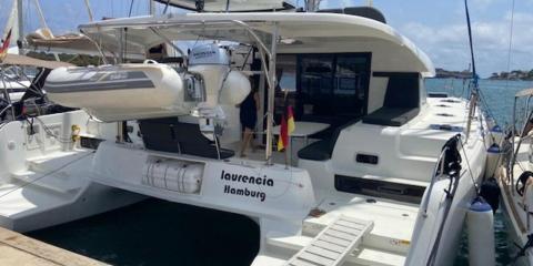 Lagoon 42 - Laurencia